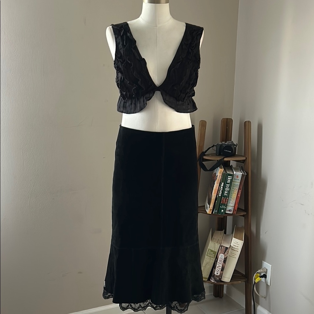 Karen Kane Lifestyle Black Suede Midi Skirt with Lace Hem size 4 VTG